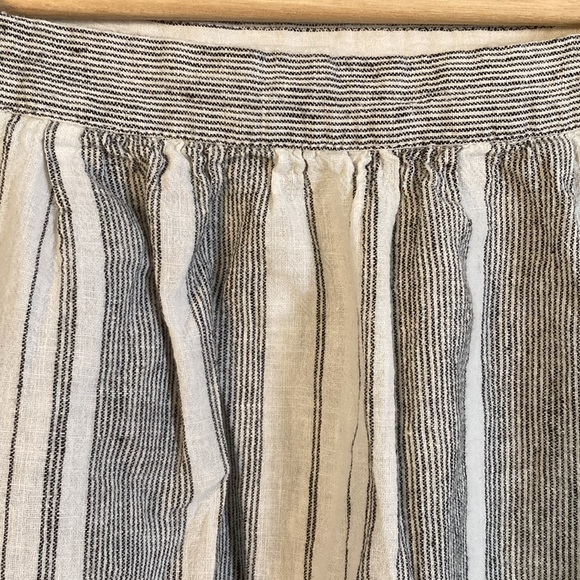 Banana Republic Square-Neck Puff-Sleeve Blouse ~ Extra Small ~ Black and White - Picture 6 of 9